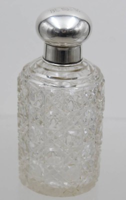 Auktion 371<br>kl. Flasche, Kristall, aufwendiger Schliff, älter, 800er Silbermontur, Deckel ca. 24,2gr., ca. H-14,8cm [1]