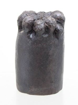 Auktion 371<br>Anne-Gret Winkler (1944 - 2018) , Skulptur, monogrammiert, ca. H-14cm D-9cm [1]