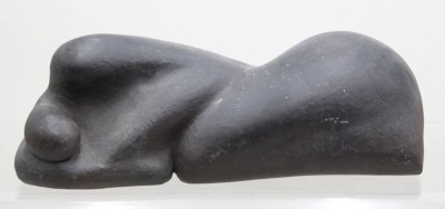 Auktion 371<br>Anne-Gret Winkler (1944 - 2018) , moderne Skulptur, braunes Steinzeug, ca. H-14cm L-37cm [1]