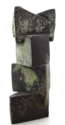 Auktion 371<br>Anne-Gret Winkler (1944 - 2018) , hohe moderne Skulpture, braunes Steinzeug, ca. H-49cm [1]