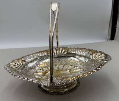Auktion 371<br>Gründerzeit-Henkelschale, Messing plated, stark berieben, H-8 cm, 30x23 cm [1]