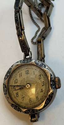 Auktion 371<br>mechan. DAU in Silbergehäuse-800- mit Armband, Werk läuft, 30/40-er Jahre, 15,2 gr [1]