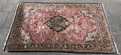 Auktion 371<br>Seiden-Teppich, wohl Iran, 100x170 cm [1]