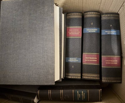 Auktion 371<br>15 (von 18) Bände Prophyläen Kunstgeschichte, tw.ungelesen, Einbände verstaubt, ca. 12-13 kg [1]