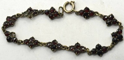 Auktion 371<br>antikes Doublee-Armband mit facettierte Granate, 3 Stück fehlen, L-ca. 18 cm [1]