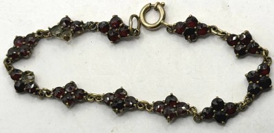 Auktion 371<br>antikes Doublee-Armband mit facettierte Granate, 3 Stück fehlen, L-ca. 18 cm [1]