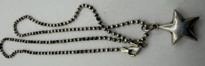 Auktion 371<br>Halskette mit Sternanhänger, Silber-925-, 6,35 gr. [1]