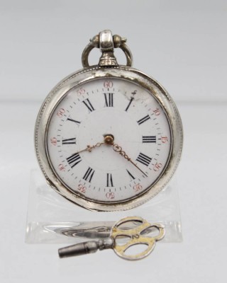 Auktion 371<br>Taschenuhr , 19. Jhd., Schlüsselwerk, Silbergehäuse, leider alle Teile lose, Werk läuft, Altersspuren, ca. D-4,7cm [1]