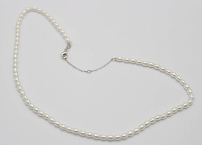 Auktion 371<br>SW-Perlenkette, Silberschließe, ca. L-36cm [1]