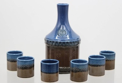 Auktion 371<br>Likör-Set, Rosenthal, Björn Wiinblad, Karaffenstöpsel fehlt, ca. H-20cm Becher H-5cm [1]