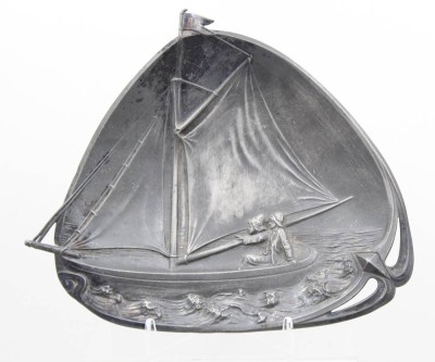 Auktion 371<br>Jugendstil-Ablageschale der Württembergischen Metallwarenfabrik (WMF), Nr. 264, ca. 18 x 21cm [1]