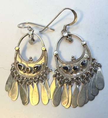 Auktion 371<br>Paar Silber-Ohrhänger mit Blättchen und Omyx. S-925-, H-ca. 5 cm, 8,22 gr [1]