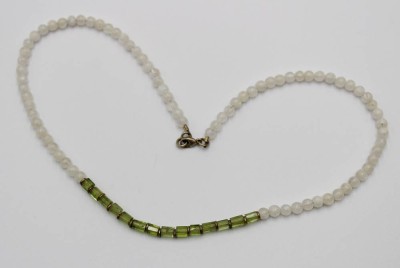Auktion 371<br>Halskette, Mondstein und Peridot, ca. L-44cm , Silberschließe [1]