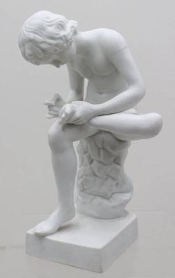 Auktion 371<br>Figur, Der Junge mit dem Dorn,  Biskuitporzellan, nur Nr. 3147, ca. H-19,5cm [1]