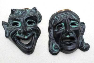 Auktion 371<br>griechische Theatermasken-Wandreliefs,Terrakotta,  grüne Patina, ca. H-15cm [1]