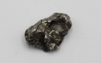 Auktion 371<br>Campo del Cielo Eisenmeteorit, 3,5gr., L-1,6cm [1]