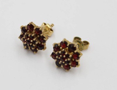 Auktion 371<br>Paar Ohrstecker, Granat, 835er Silber vergoldet, 3,4gr., ca. D-1,3cm [1]
