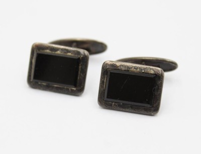 Auktion 371<br>Paar Manschettenknöpfe, 835er Silber, mit Onyx, 8gr., ca. 1,8 x 1,3cm [1]