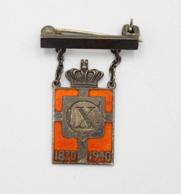 Auktion 371<br>Königsmarke/Brosche, Sterling-Silber, rote Emaille, Georg Jensen, 3,9gr., ca. 3 x 2,2cm [1]