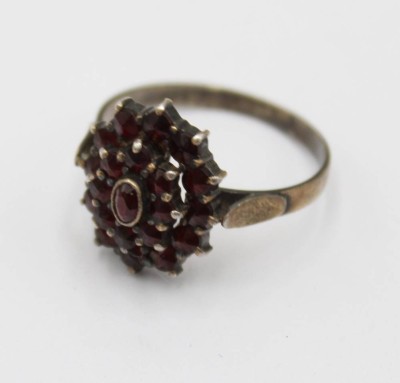 Auktion 371<br>Granat Ring, Silber, älter, 2,9gr., RG 59 [1]