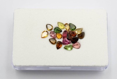 Auktion 371<br>Konvolut div. Turmaline, ca. 4 Karat, multicolor [1]