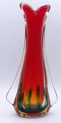 Auktion 371<br>Schwere Glasvase, Murano? H. 30 cm, leichte Gebrauchsspuren vorhanden, ausgeschliffener Abriss, Handarbeit [1]
