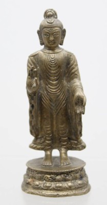 Auktion 371<br>stehende Buddha-Statue, Bronze, älter, am Boden Wachssiegel,, ca. H-16,5cm [1]
