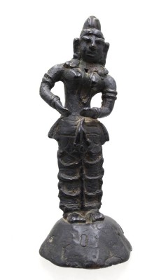 Auktion 371<br>Bronzestatue einer hinduistischen Gottheit möglicherweise Parvati, Indien, ca. H-23cm [1]