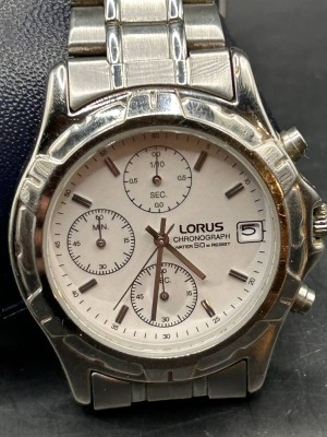 Auktion 371<br>Quartz Armbanduhr Lorus V657- X008 Chronograph Herrenuhr , Stahlband, nicht überrüft, D-3,5cm [1]