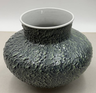 Auktion 371<br>Metzler & Ortloff Vase ,Kunstporzellan Ilmenau/Thüringen 16 x 20 cm [1]