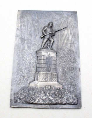 Auktion 371<br>patriotische Gedenkplatte, Zinn, 26 x 16,5cm [1]