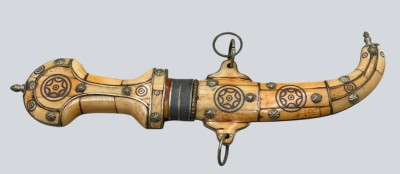 Auktion 371<br>Marokkanischer Berber Dolch und Scheide Koummya , Knochenschnitzerei, L-34,5 cm, [1]