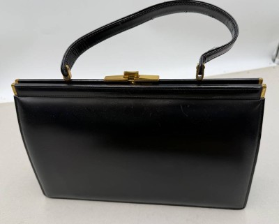 Auktion 371<br>gr. schwarze Damenhandtasche, neuwertig [1]