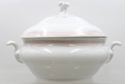 Auktion 372<br>gr. Deckelterrine, , Hutschenreuther, Maria Theresia Windsor Rose, ca. H-24cm B-37,5cm [1]