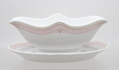 Auktion 372<br>Sauciere, Hutschenreuther, Maria Theresia Windsor Rose, ca. H-8,5cm B-ca. 21,5cm [1]