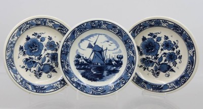 Auktion 372<br>3x Zierteller in Delfter-Art, Diestel Delfts Blauw, ca. D-16cm [1]