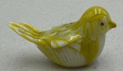 Auktion 372<br>kl. Vogel, Kunstglas, H-4,5 cm, L-8 cm [1]