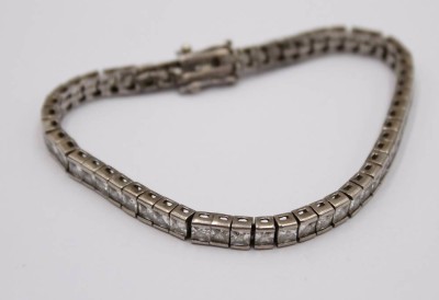 Auktion 372<br>Armband, 925er Silber, klare Steine, ca.16,8gr., L-18cm [1]