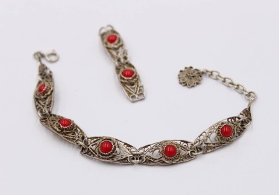Auktion 372<br>filigranes Armband mit Koralle, Silber gepr., anbei Ersatzglieder, 12,6gr., L-18cm [1]