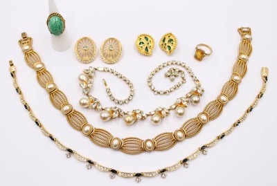 Auktion 372<br>Konvolut div. Modeschmuck, goldfarben, 8 Lose [1]