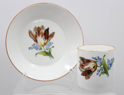 Auktion 372<br>frühe Tasse mit U.T., Meissen, Marcolini-Zeit, ca. H-5,9cm [1]
