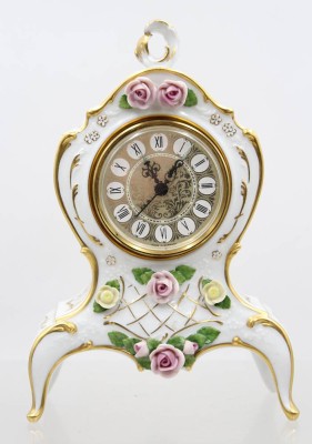 Auktion 372<br>Kaminuhr, Kaiser, Porzellan, aufgesetzte Blüten, Batteriewerk, ca. H-21,5cm [1]