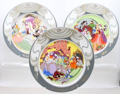 Auktion 372<br>3x Rosenthal Sammelteller, Der Rosenkavalier,  Björn Wiinblad, ca. D-32cm [1]