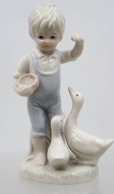 Auktion 372<br>Junge mit Gänsen, wohl Gräfenthal, ca. H-13,5cm [1]