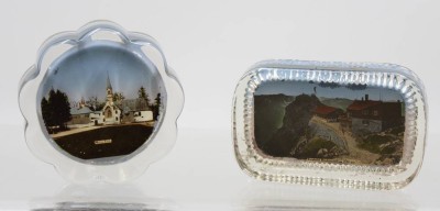 Auktion 372<br>2x Ansichten-Paperweights, älter, D-8,5cm  und 6,5 x 10cm [1]