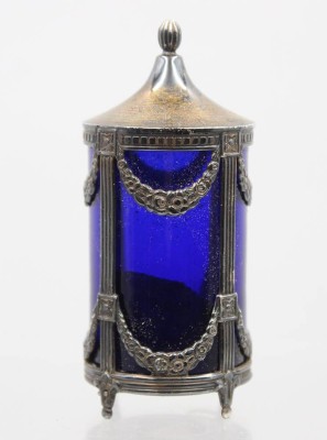 Auktion 372<br>Streuer, älter, blaues Glas mit 925er Silbermonturen, Schweden, ca. H-8cm [1]