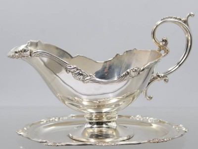 Auktion 372<br>schöne Sauciere, Industria Peruana Plata Esterlina 925, Camusso Peru, ca. H-12,5cm B-19cm [1]