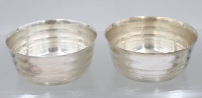 Auktion 372<br>Paar Schalen, WMF Straussenmarke, älter, je ca. H-5,3cm D-13cm [1]