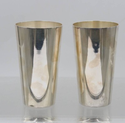 Auktion 372<br>Paar 925er Silber-Becher, zus. ca. 175gr., je H-10cm [1]