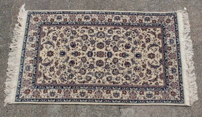 Auktion 372<br>Teppich, Isfahan, guter Zustand, ca. 160 x 93cm [1]